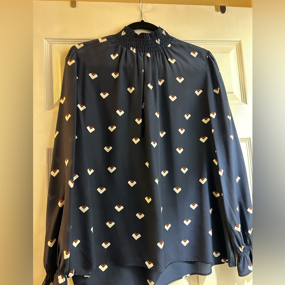 TUCKER NYC SILK NAVY CHEVRON TURTLENECK BLOUSE